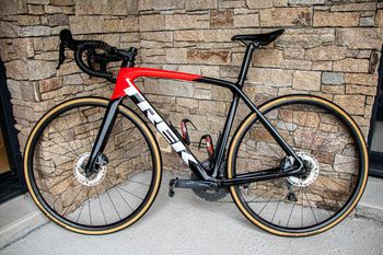 Used Trek SL6 Disque 2021 Road & Gravel, Red — image 6 of 9