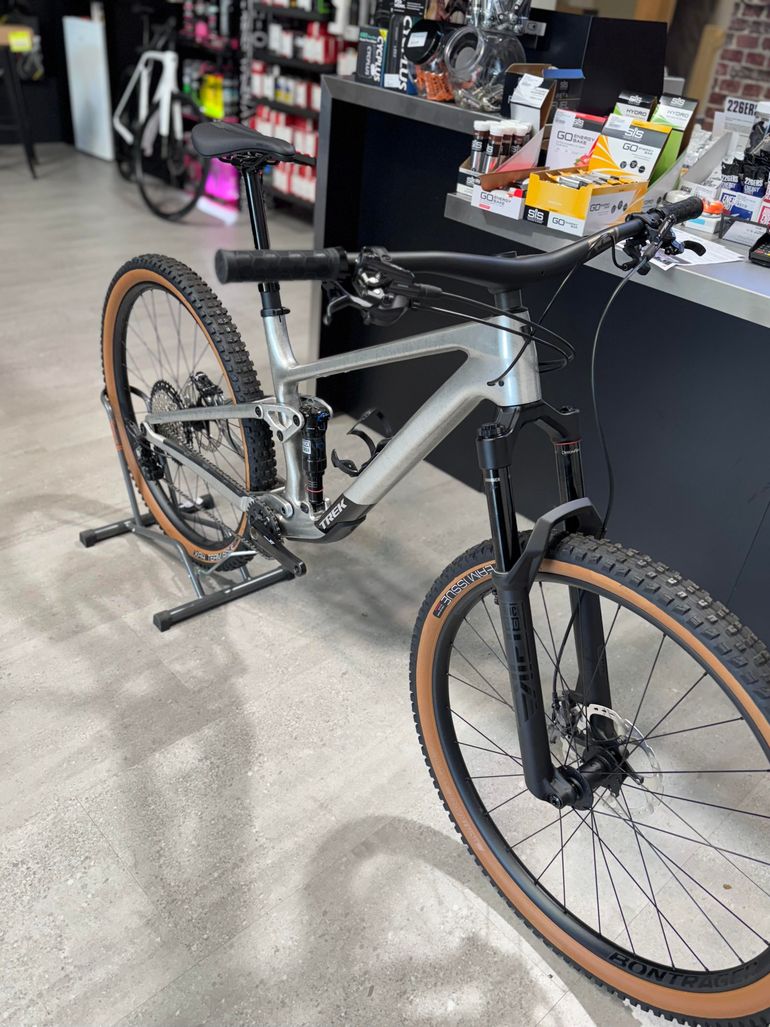 Trek Top Fuel 9.8 XT Gen 4 2025