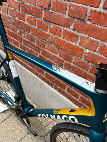 Used Colnago NEW! Colnago V3 Carbon / Shimano 105 Di2 12x2/Size 54s/Fulcrum Racing 600 2024 Road & Gravel — image 8 of 17