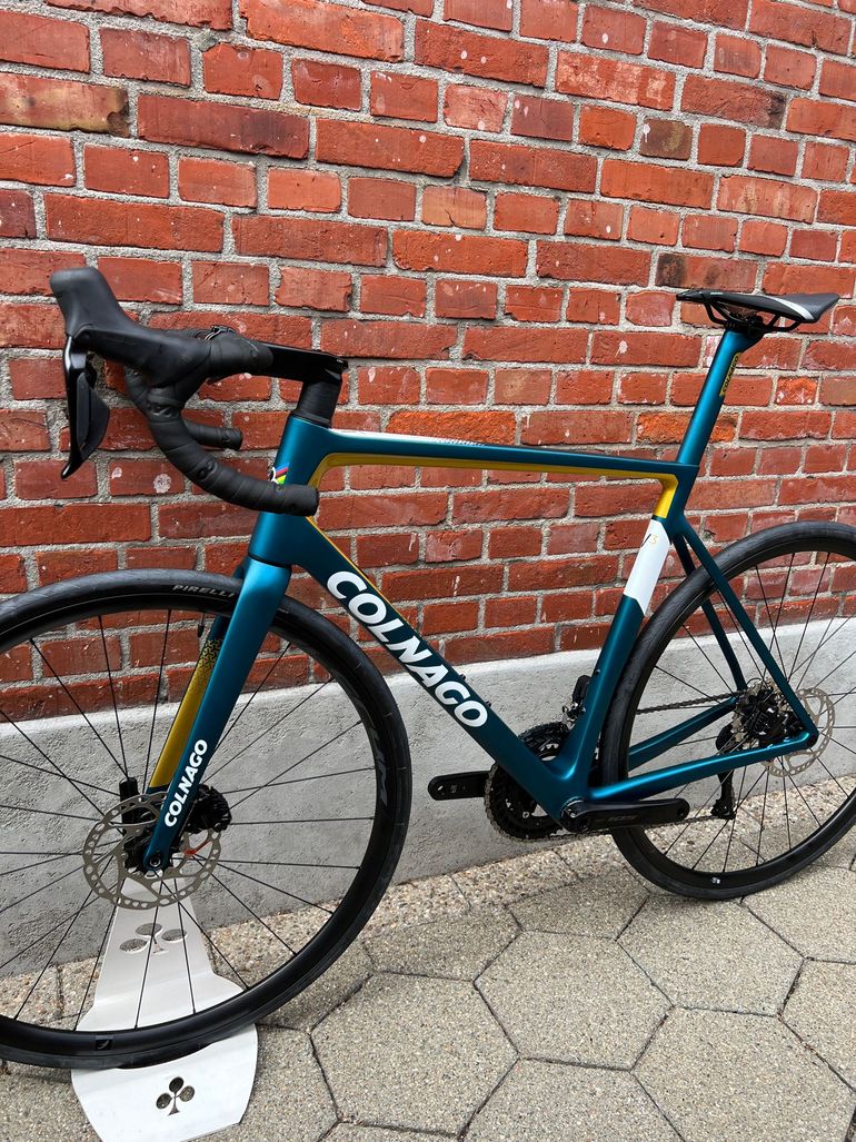Used Colnago NEW! Colnago V3 Carbon / Shimano 105 Di2 12x2/Size 54s/Fulcrum Racing 600 2024 Road & Gravel — image 14 of 17