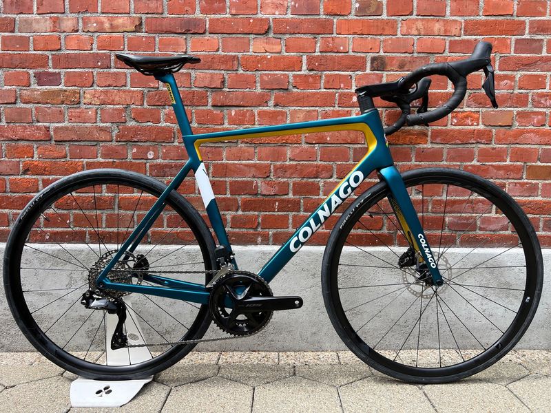 Used Colnago NEW! Colnago V3 Carbon / Shimano 105 Di2 12x2/Size 54s/Fulcrum Racing 600 2024 Road & Gravel