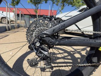 Used Specialized Turbo Levo FSR Comp 6Fattie 2017 2017 Mountainbike, Negro — image 12 of 15