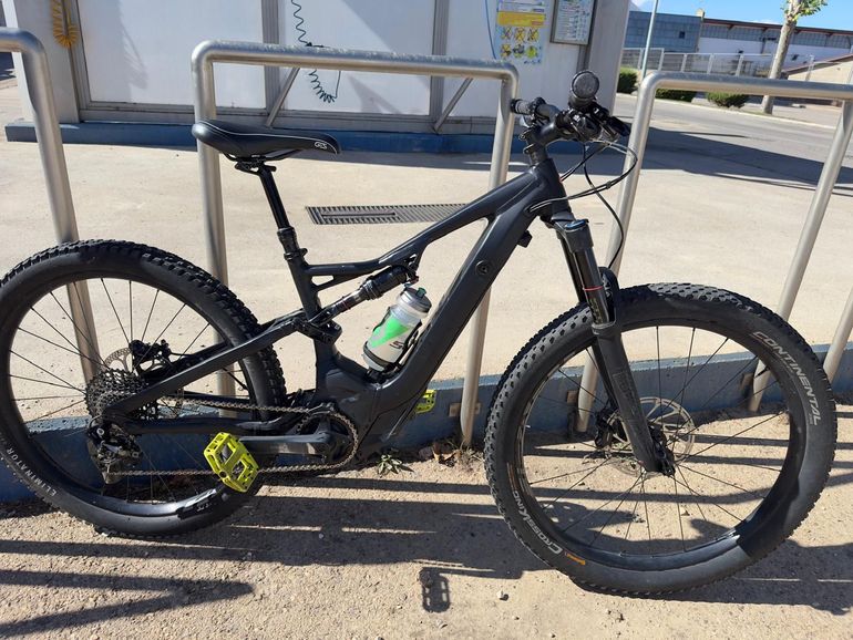 Used Specialized Turbo Levo FSR Comp 6Fattie 2017 2017 Mountainbike, Negro — image 1 of 15