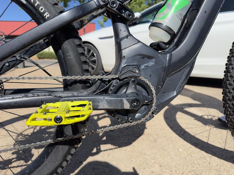 Used Specialized Turbo Levo FSR Comp 6Fattie 2017 2017 Mountainbike, Negro — image 11 of 15