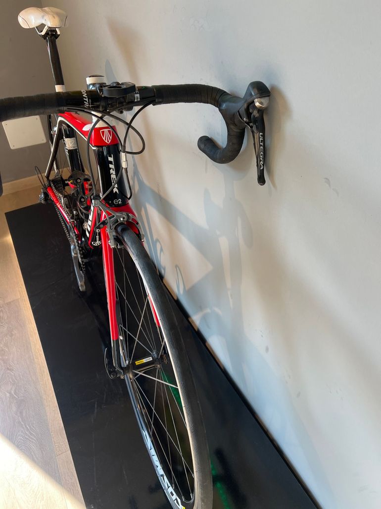 Used Trek Madone 3.5 H2 Compact 2014 2014 Road & Gravel, Red — image 9 of 17