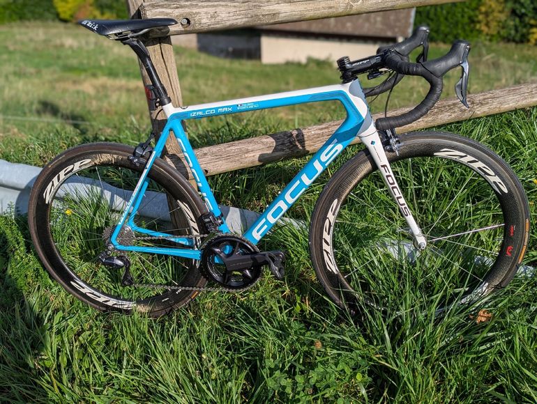 Used Focus IZALCO Max Ultegra Di2 2018 2018 Road & Gravel, Blau — image 1 of 4