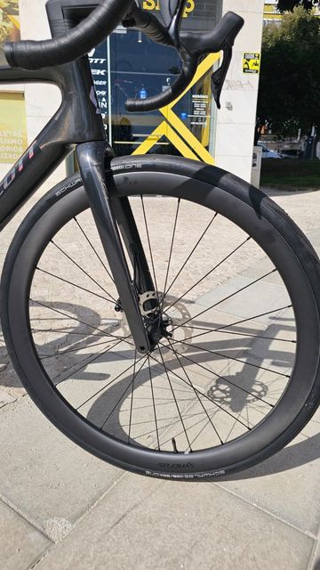 Używany Scott Addict RC 30 2025 Road & Gravel — zdjęcie 2 z 8