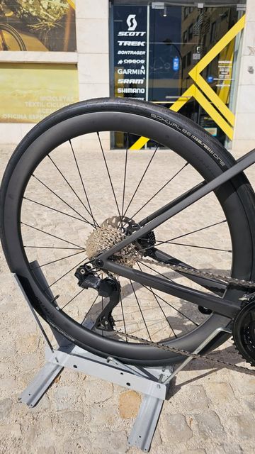 Używany Scott Addict RC 30 2025 Road & Gravel — zdjęcie 3 z 8