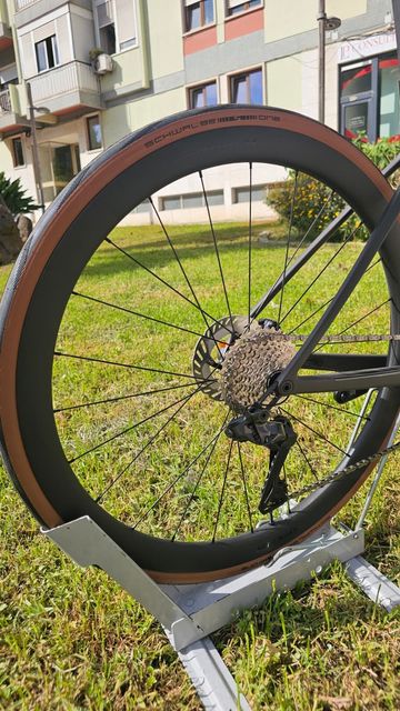 Tweedehands Scott Addict RC 20 2025 Road & Gravel — afbeelding 3 van 9