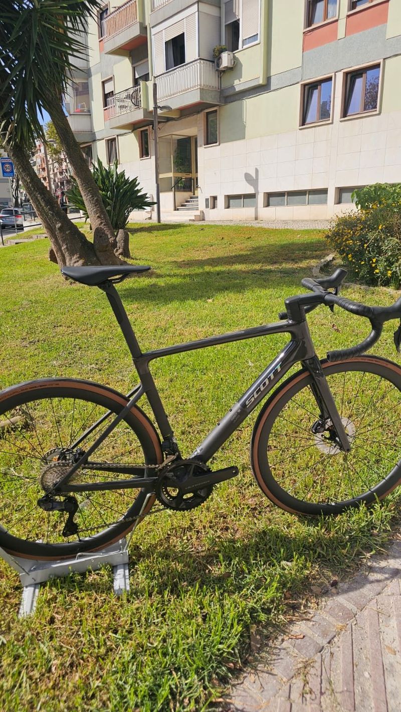 Tweedehands Scott Addict RC 20 2025 Road & Gravel — afbeelding 4 van 9