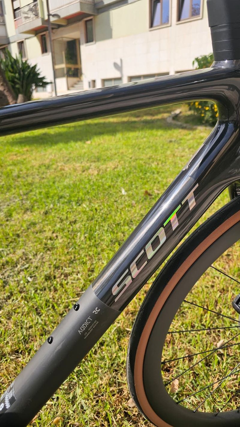 Tweedehands Scott Addict RC 20 2025 Road & Gravel — afbeelding 5 van 9