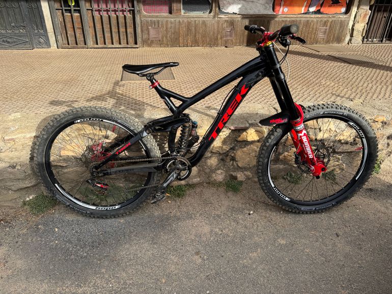 Gebrauchtes Trek Session 88 DH 27.5 2017 2017 Mountainbike, Schwarz, 27.5 — Bild 2 von 4
