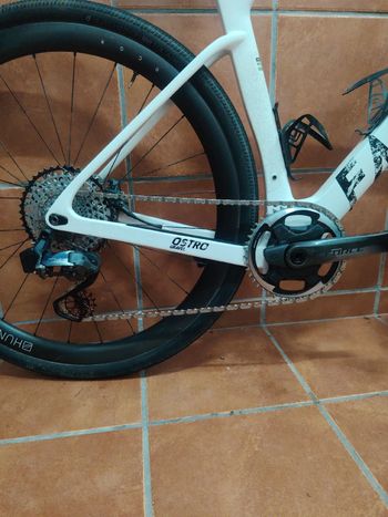 Gebrauchtes Factor Ostro SRAM Force eTap AXS 2023 Road & Gravel, Weiß — Bild 3 von 7