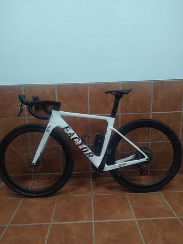 Used Factor Ostro SRAM Force eTap AXS 2023 Road & Gravel, White — image 2 of 7