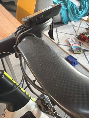 Used Giant TCR Advanced Pro 1 2017 2017 Road & Gravel, Black — image 5 of 6