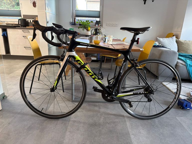 Used Giant TCR Advanced Pro 1 2017 2017 Road & Gravel, Black — image 2 of 6