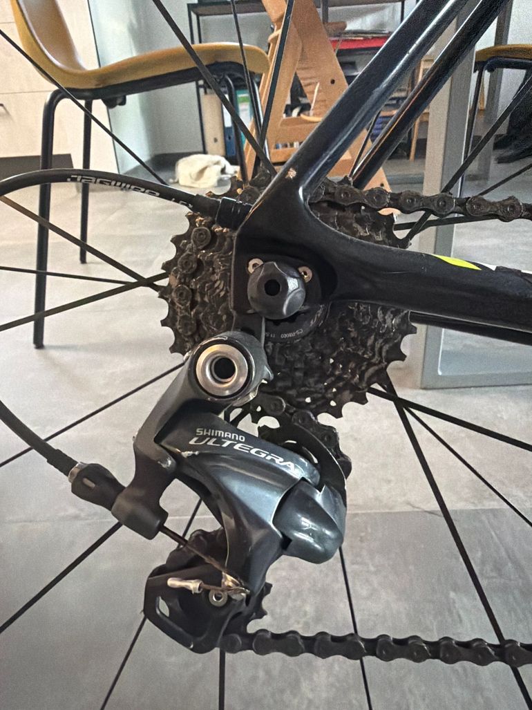 Used Giant TCR Advanced Pro 1 2017 2017 Road & Gravel, Black — image 4 of 6