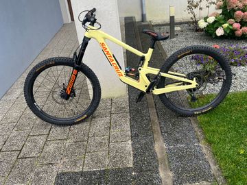 Used Santa Cruz Nomad SRAM GX Eagle 2024 Mountainbike, Orange, 27.5 (650B) — image 2 of 6