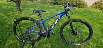 Used Giant Talon 3 2024 2024 Mountainbike, Blue, 27.5, 29 — image 1 of 14