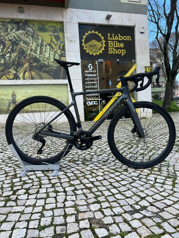 Scott Addict 30 2025 Road & Gravel usato