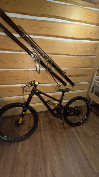 Used YT Industries Capra Uncaged 9 MX 2022 2022 Mountainbike, Purple, 29, 27.5 — image 2 of 7