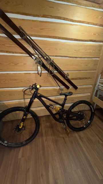 Used YT Industries Capra Uncaged 9 MX 2022 2022 Mountainbike, Purple, 29, 27.5 — image 2 of 7