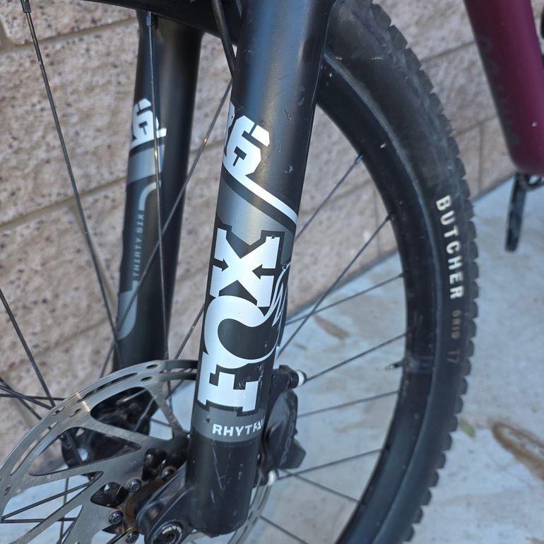Used Specialized Status 140 2022 2022 Mountainbike, Red, 29, 27.5 — image 22 of 23