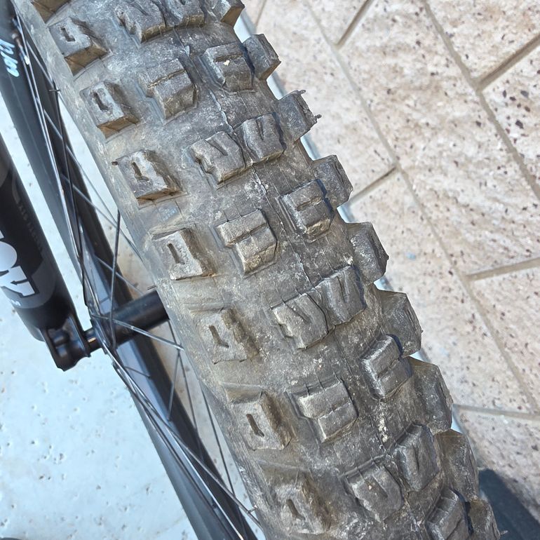 Used Specialized Status 140 2022 2022 Mountainbike, Red, 29, 27.5 — image 14 of 23