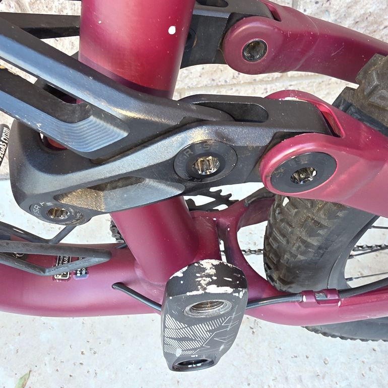 Used Specialized Status 140 2022 2022 Mountainbike, Red, 29, 27.5 — image 17 of 20
