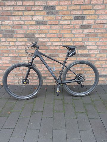 Used CUBE REACTION C:62 ONE 2022 2022 Mountainbike, Black, 29 — image 1 of 3