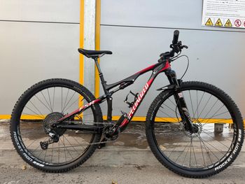 Used Specialized Epic Shimano Deore 2016 Mountainbike, Red — image 1 of 7