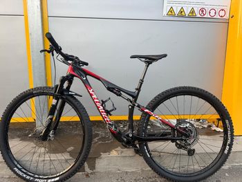 Used Specialized Epic Shimano Deore 2016 Mountainbike, Red — image 2 of 7