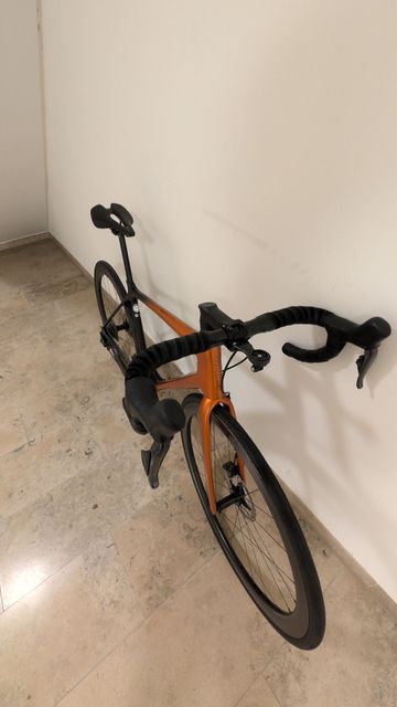 Used Giant TCR Advanced Pro 0 2022 Road & Gravel, Orange — image 5 of 9