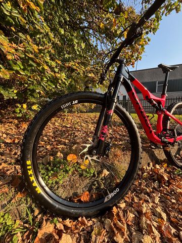 Used Orbea OIZ M20 TR 2022 2022 Mountainbike, Orange, 29 — image 3 of 10