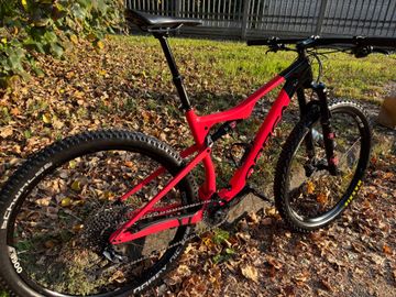 Used Orbea OIZ M20 TR 2022 2022 Mountainbike, Orange, 29 — image 5 of 10