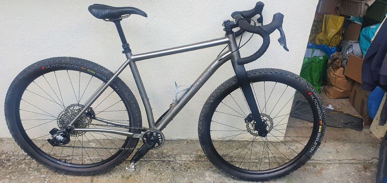 Used Sauvage Le Monstre 2024 2024 Road & Gravel, Light Gray — image 1 of 3