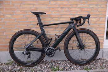 Used Canyon Aeroad CFR eTap 2023 2023 Road & Gravel, Black — image 1 of 9