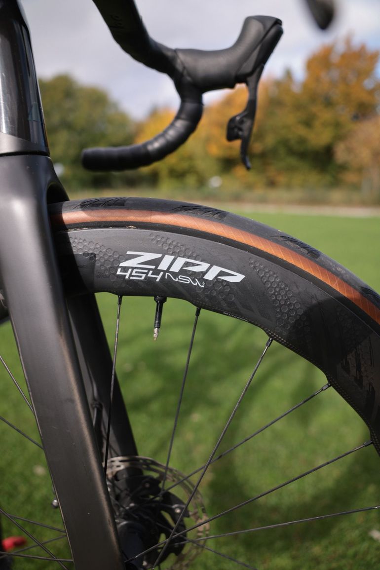 Used Canyon Aeroad CFR eTap 2023 2023 Road & Gravel, Black — image 9 of 9