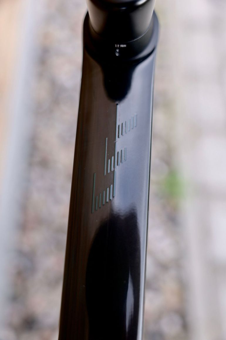 Used Canyon Aeroad CFR eTap 2023 2023 Road & Gravel, Black — image 7 of 9