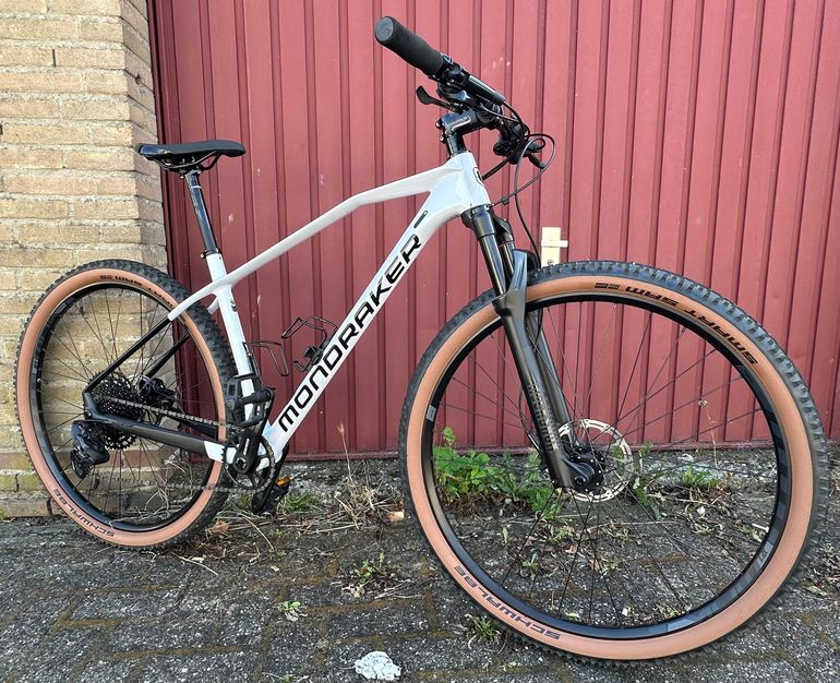 Used Mondraker CHRONO CARBON SE 2023 2023 Mountainbike, White, 29 — image 10 of 11