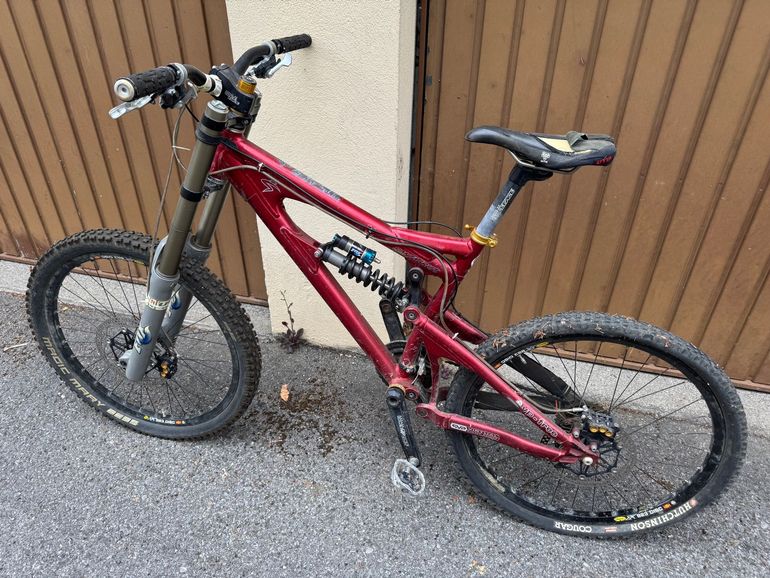 Used Santa Cruz Vp Free 2007 Mountainbike, Red — image 1 of 5