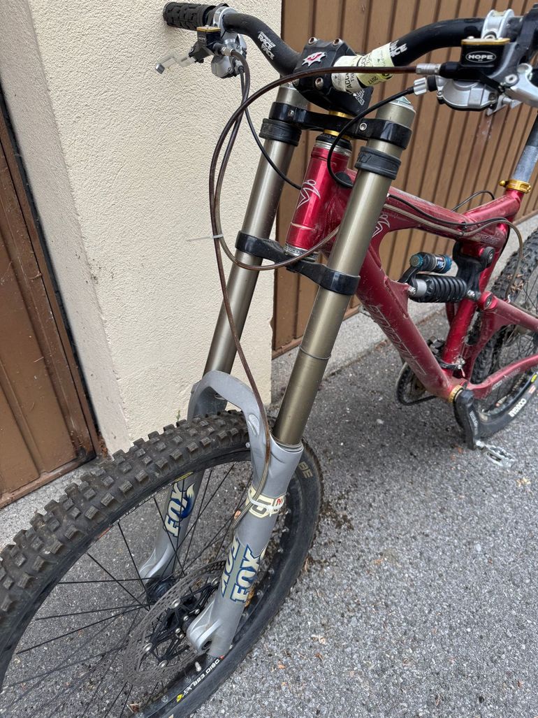 Used Santa Cruz Vp Free 2007 Mountainbike, Red — image 4 of 5