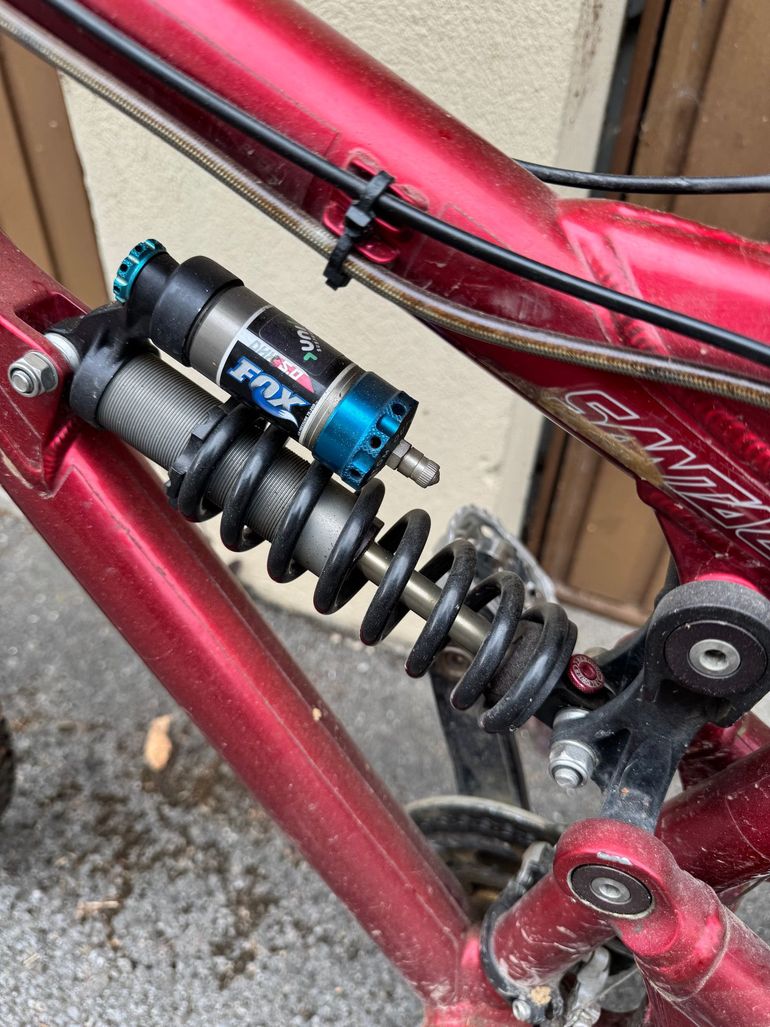 Used Santa Cruz Vp Free 2007 Mountainbike, Red — image 3 of 5