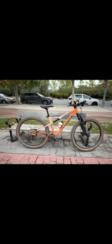 Used Orbea OIZ H10 2023 2023 Mountainbike, Orange, 29 — image 1 of 4
