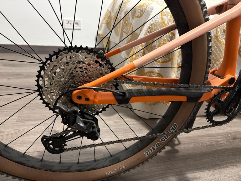 Used Orbea OIZ H10 2023 2023 Mountainbike, Orange, 29 — image 2 of 4