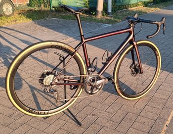 Used Specialized Aethos Expert 2021 Road & Gravel, Red — image 1 of 9