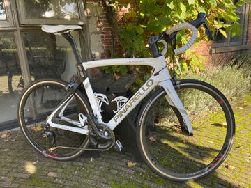 Used Pinarello DOGMA F8 2019 Road & Gravel, White — image 1 of 6