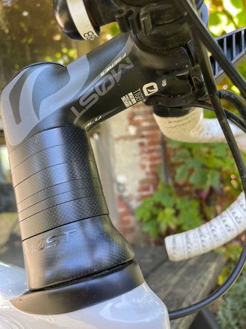 Used Pinarello DOGMA F8 2019 Road & Gravel, White — image 4 of 6