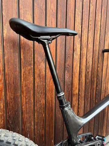 Used Giant Reign Advanced 1 2024 2024 Mountainbike, Black, 29 — image 4 of 5