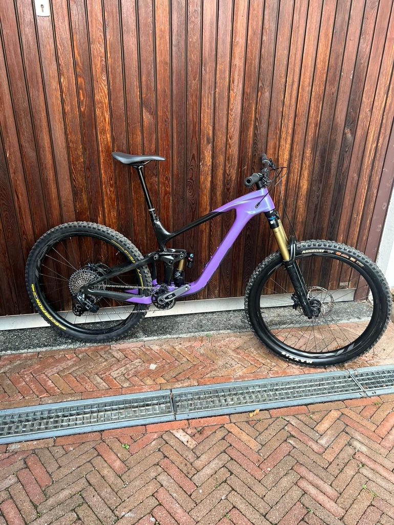 Used Giant Reign Advanced 1 2024 2024 Mountainbike, Black, 29 — image 2 of 5